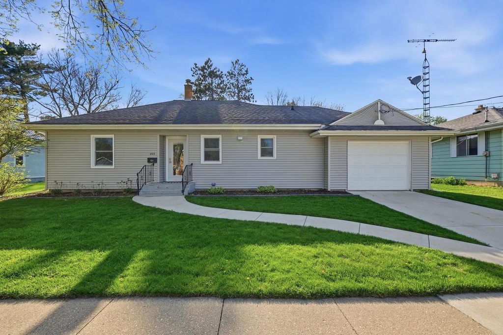 Photo of 803 E 4th AVENUE, Brodhead, WI 53520 (MLS # 2023318)