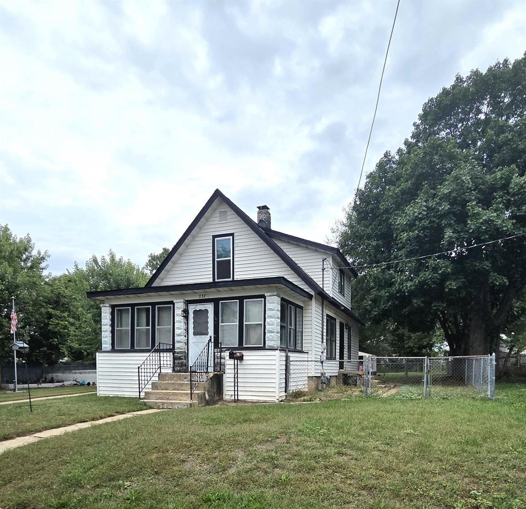 Photo of 737 Grant STREET, Beloit, WI 53511 (MLS # 2032274)
