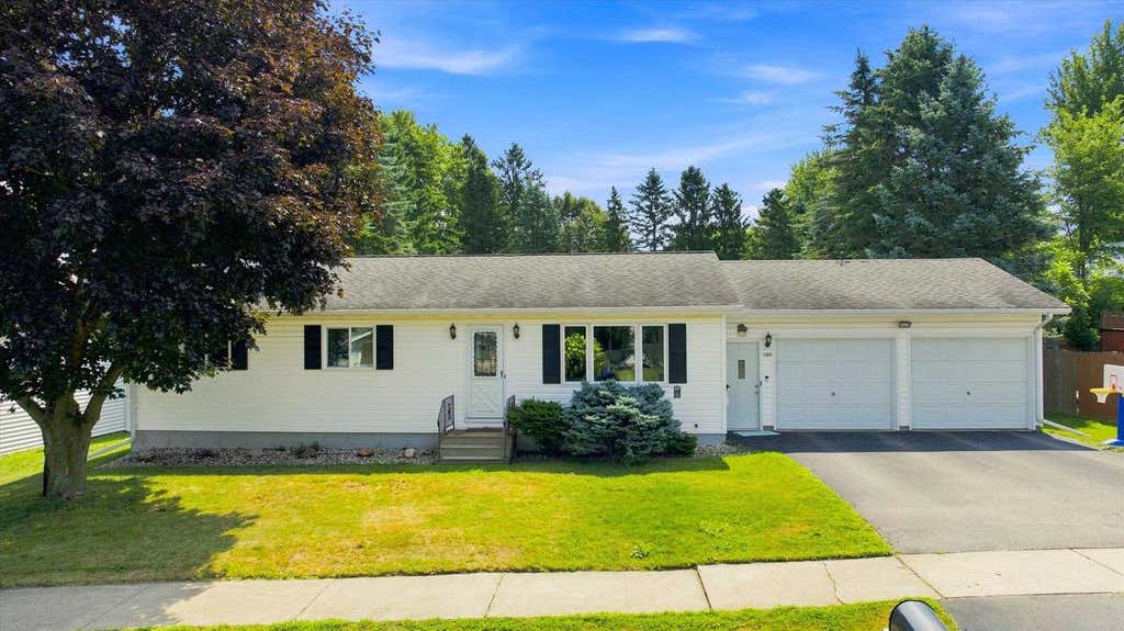 Photo of 305 N Cherry AVENUE, Marshfield, WI 54449 (MLS # 22603718)