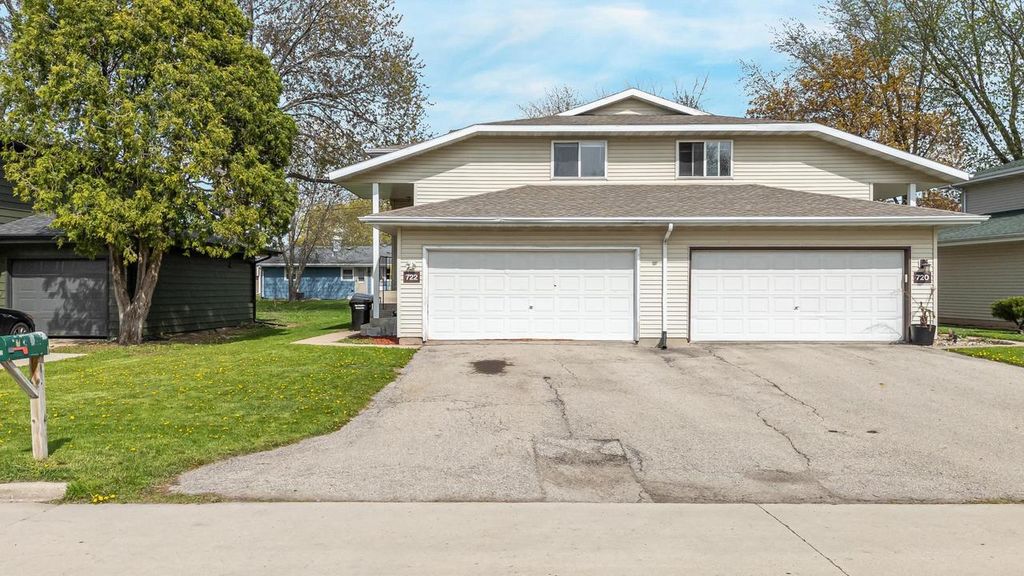 Photo of 722 N Hawthorne DRIVE, Appleton, WI 54915 (MLS # 50328591)