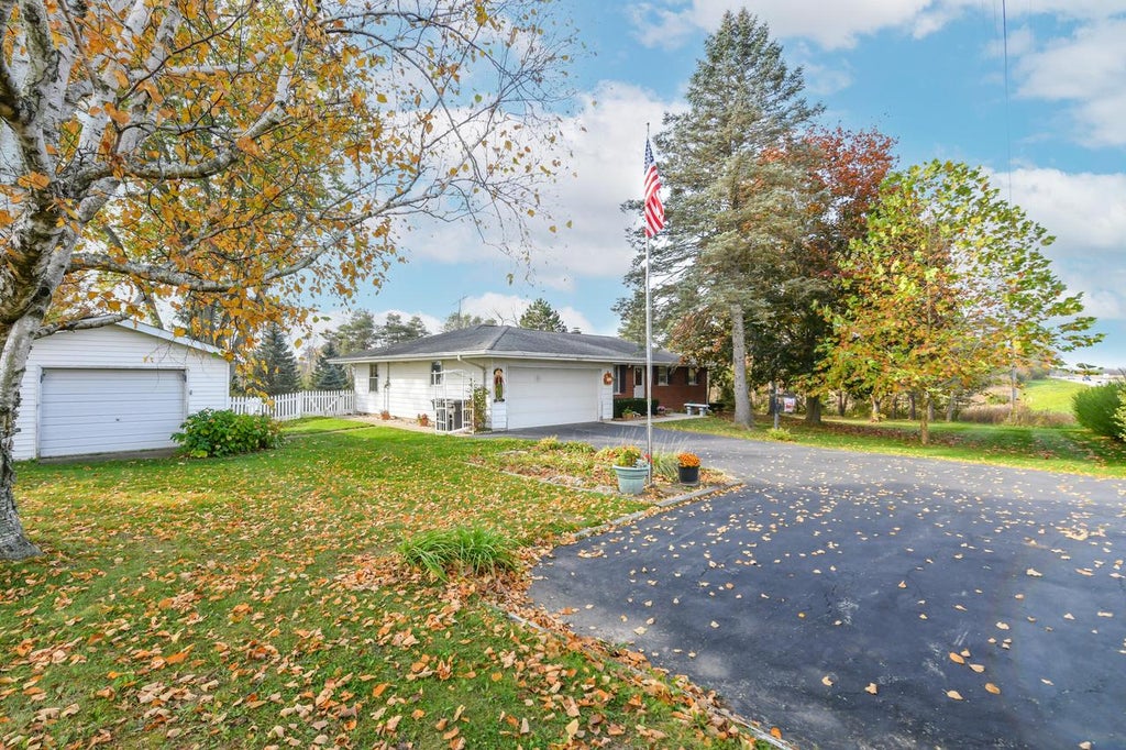 Photo of 26805 Apple ROAD, Waterford, WI 53185 (MLS # 1986395)