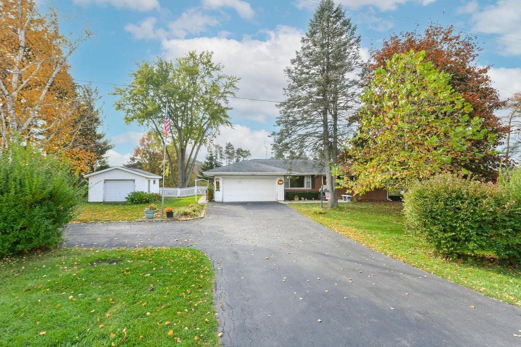 Photo of 26805 Apple ROAD, Waterford, WI 53185 (MLS # 1986395)