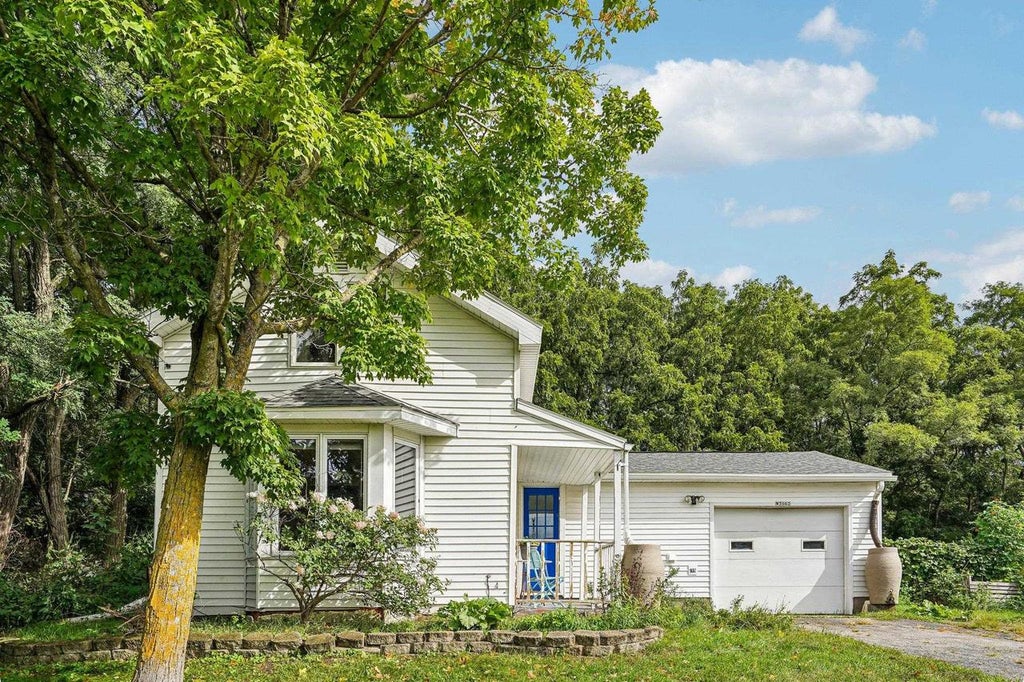 Photo of W3062 State Highway 92, Belleville, WI 53508 (MLS # 2029875)