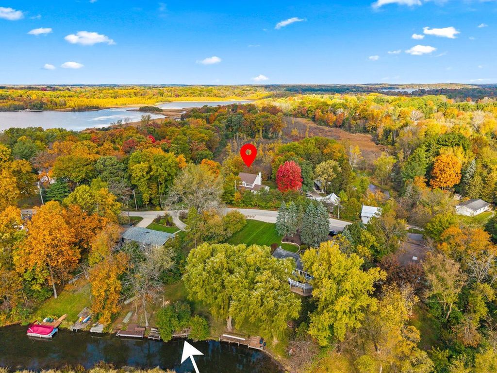 Photo of 1815 Bark River DRIVE, Hartland, WI 53029 (MLS # 1949397)