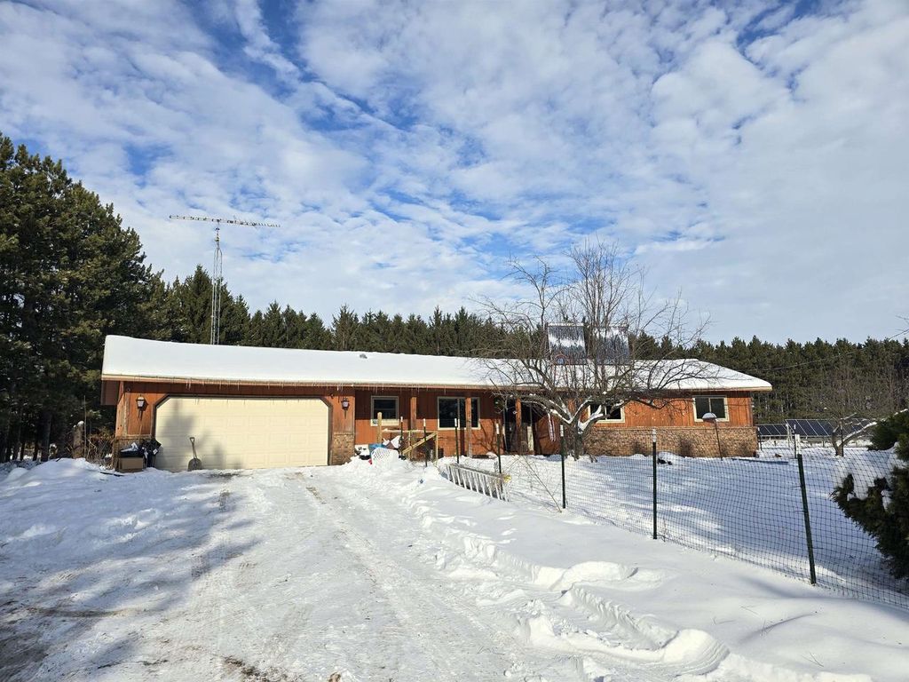 Photo of W9230 State Road 21, Wautoma, WI 54982 (MLS # 50319271)