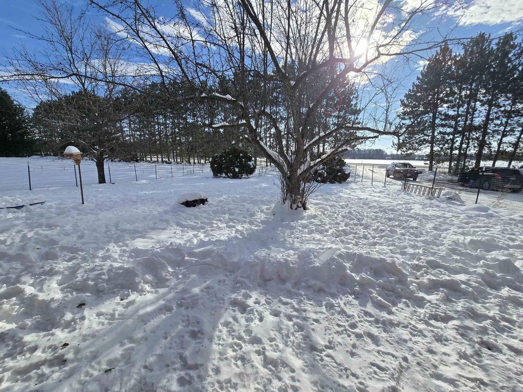 Photo of W9230 State Road 21, Wautoma, WI 54982 (MLS # 50319271)