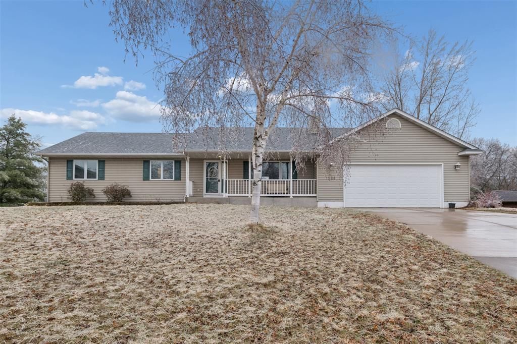 Photo of 1528 Shore Haven COURT, Menomonie, WI 54751 (MLS # 1599746)