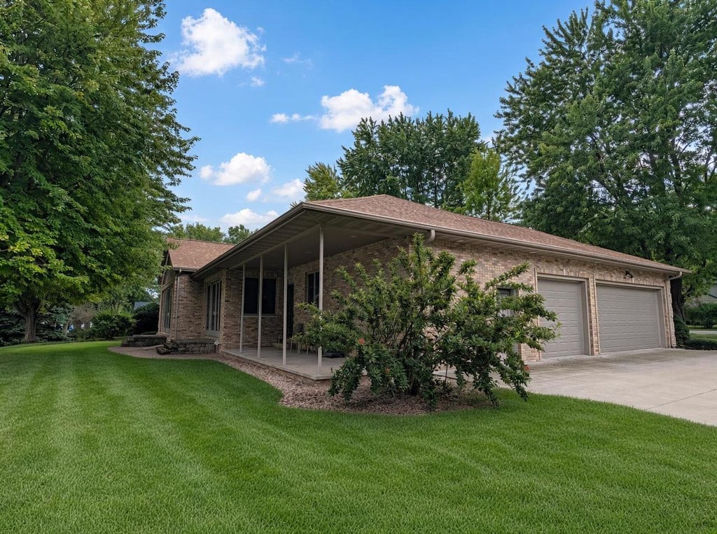 Photo of 3300 Harbor Bay ROAD, Oshkosh, WI 54901 (MLS # 50332141)
