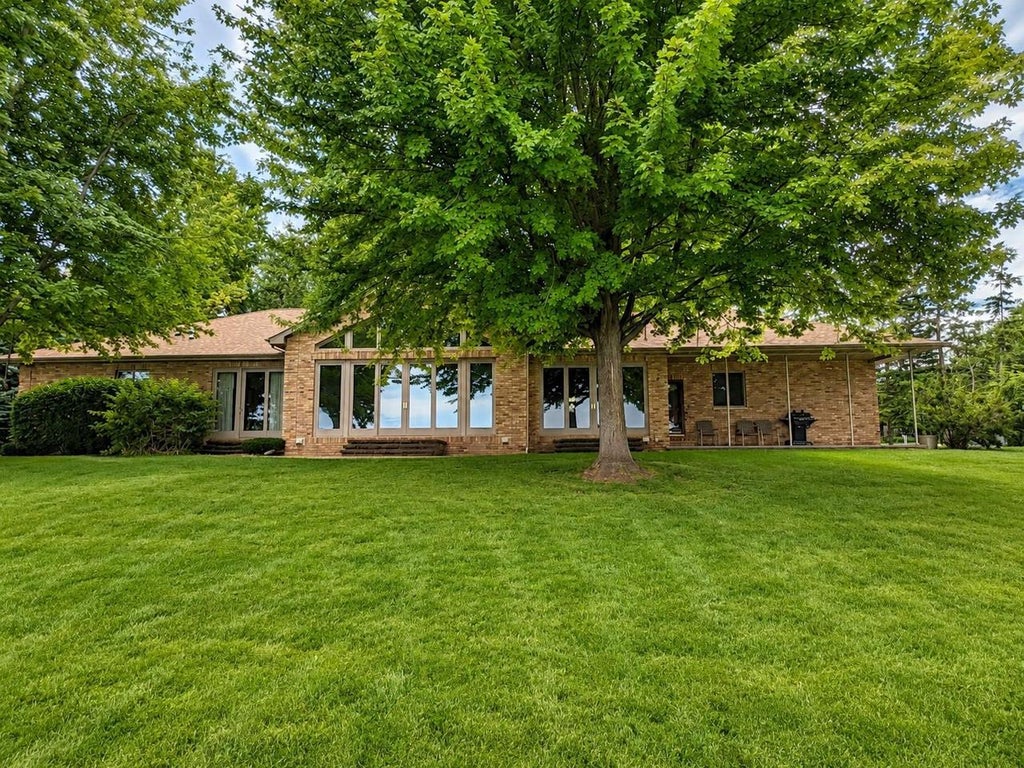 Photo of 3300 Harbor Bay ROAD, Oshkosh, WI 54901 (MLS # 50332141)
