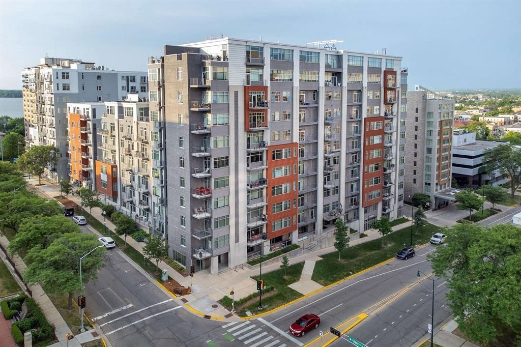 Photo of 309 W Washington AVENUE #512, Madison, WI 53703 (MLS # 2019188)