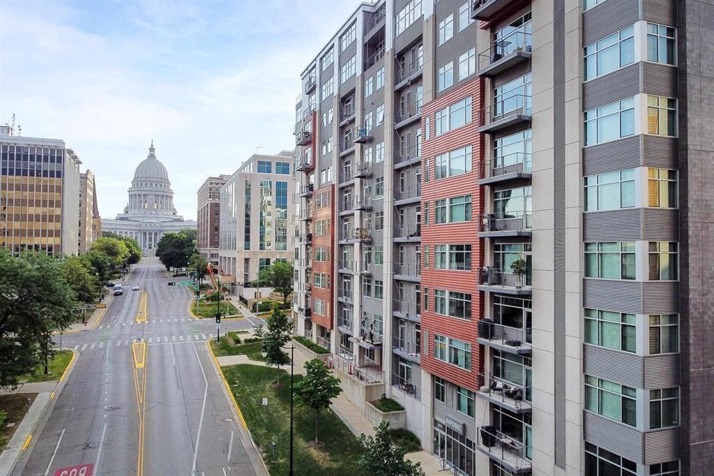 Photo of 309 W Washington AVENUE #512, Madison, WI 53703 (MLS # 2019188)