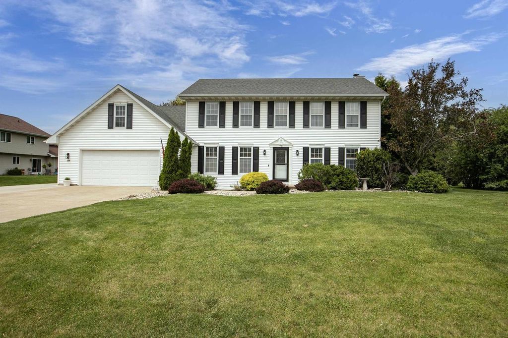Photo of 70 Overland TRAIL, Winnebago, WI 54904 (MLS # 50325985)
