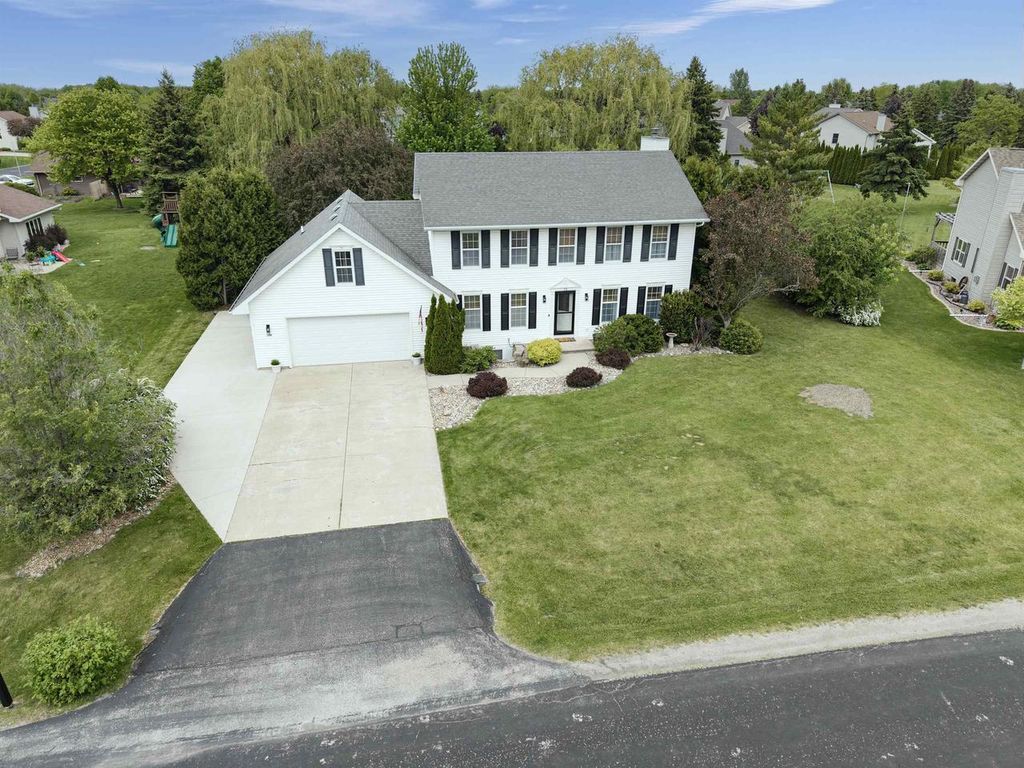 Photo of 70 Overland TRAIL, Winnebago, WI 54904 (MLS # 50325985)