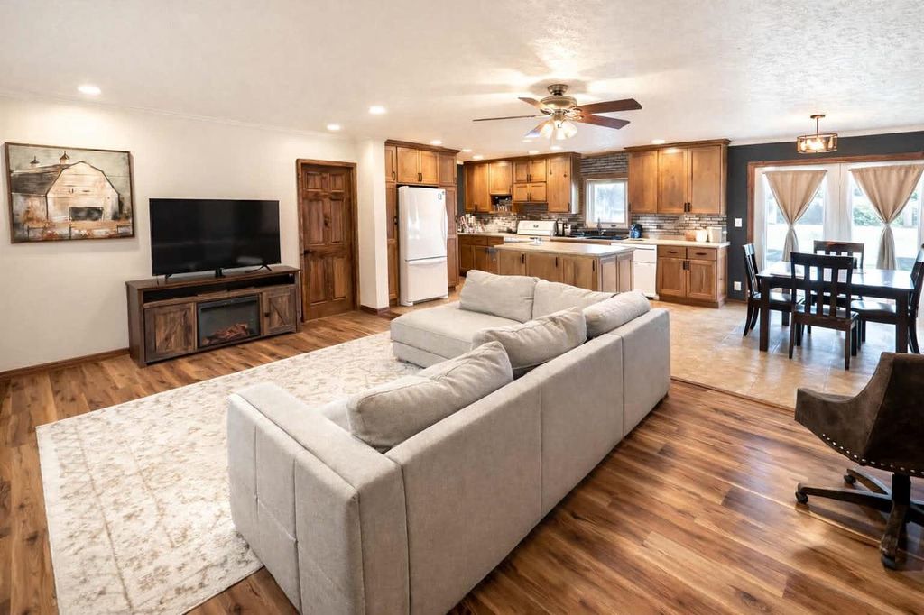 Photo of N3543 Willow ROAD, Pulaski, WI 54162 (MLS # 50322084)