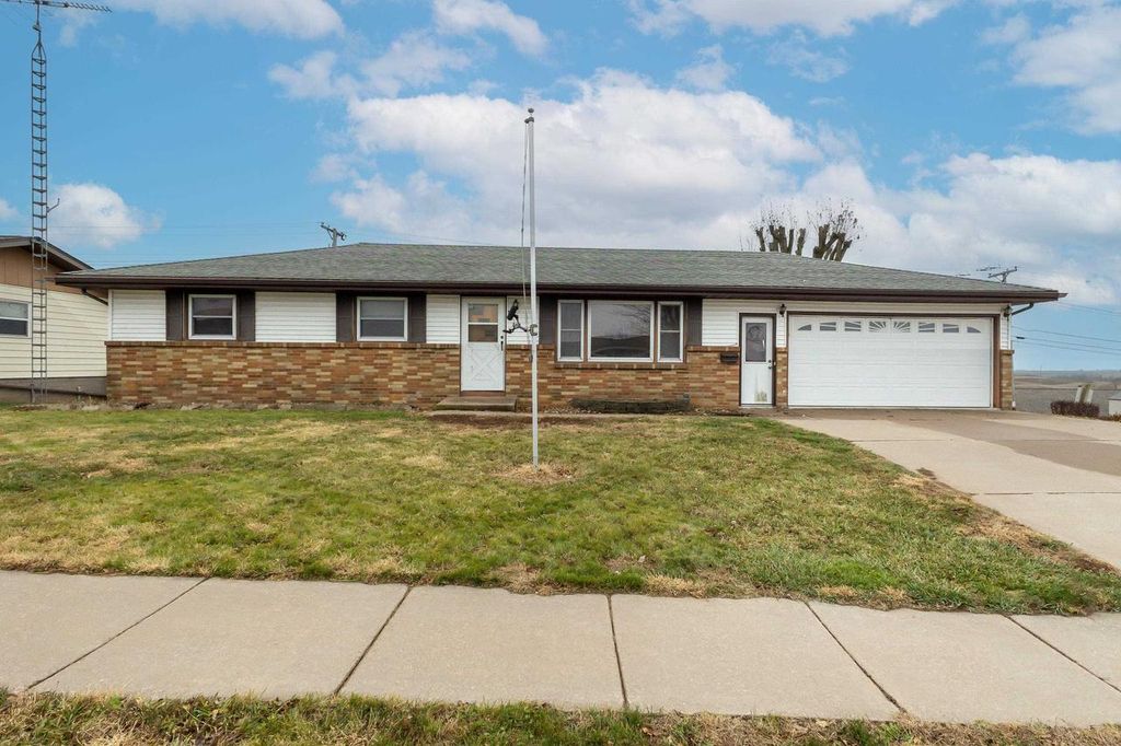 Photo of 263 Saint Ann AVENUE, Dickeyville, WI 53808 (MLS # 2013118)