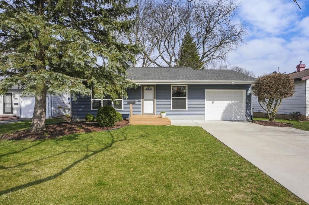 Photo of 1809 Golden Oak LANE, Madison, WI 53711 (MLS # 2020231)