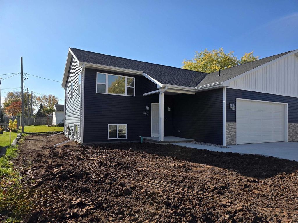 Photo of 980 Byrd AVENUE, Neenah, WI 54956 (MLS # 50317917)