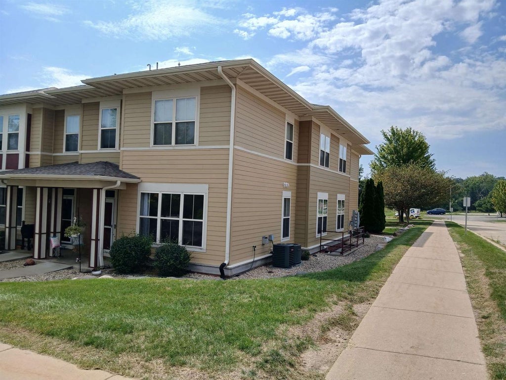 Photo of 4034 Felland ROAD, Madison, WI 53718 (MLS # 2031844)