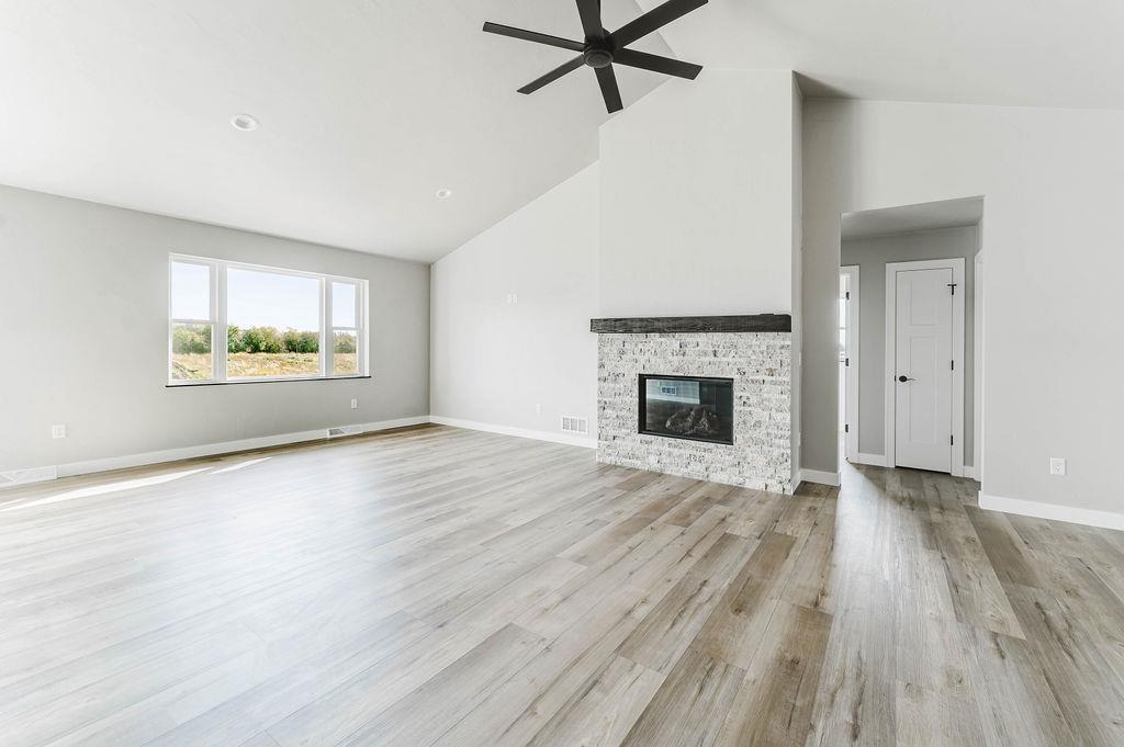 Photo of 303 N 14th AVENUE, Winneconne, WI 54986 (MLS # 50334971)