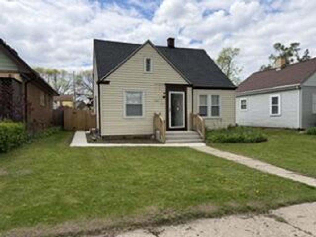 Photo of 3901 N 37 STREET, Milwaukee, WI 53216 (MLS # 1961823)