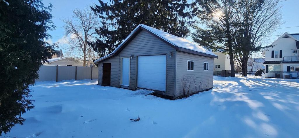 Photo of 1007 E Fourth STREET, Merrill, WI 54452 (MLS # 22600293)
