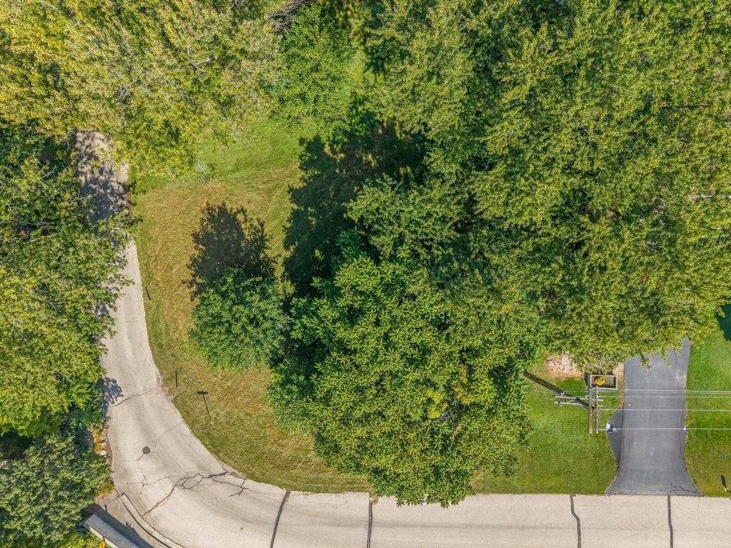 Photo of Lt27 Lakeland ROAD, Oconomowoc, WI 53066 (MLS # 1936030)