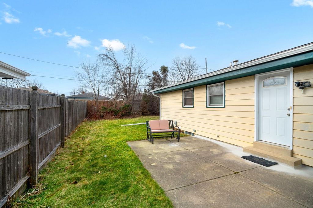 Photo of 157 W Goldleaf AVENUE, Milwaukee, WI 53207 (MLS # 1955597)