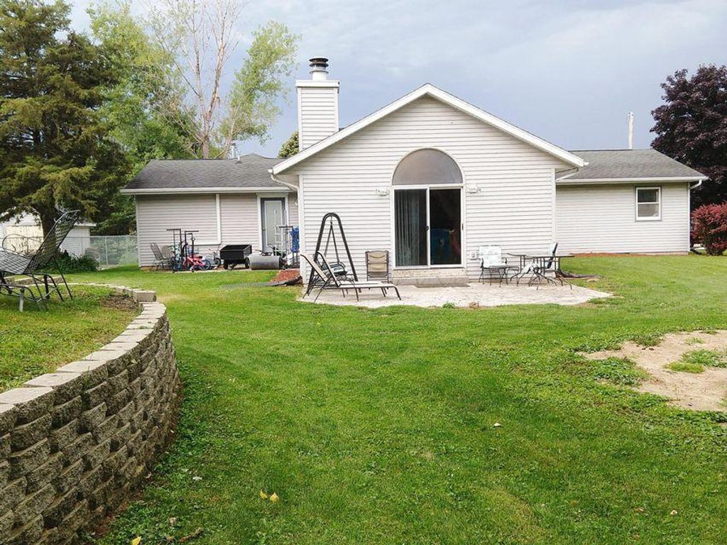 Photo of W179 Madison AVENUE, Oconomowoc, WI 53066 (MLS # 1944483)