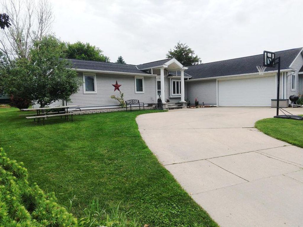 Photo of W179 Madison AVENUE, Oconomowoc, WI 53066 (MLS # 1944483)