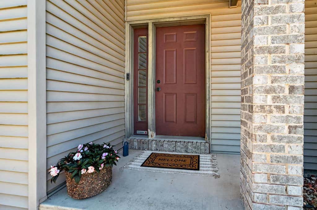 Photo of 1757 Colony CIRCLE, Sun Prairie, WI 53590 (MLS # 2026855)