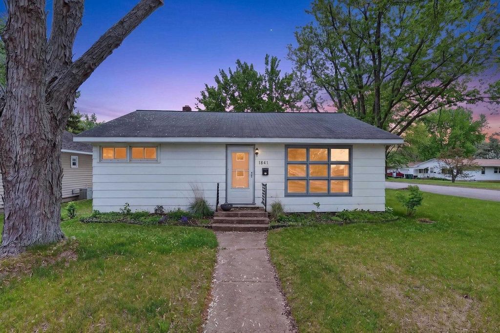 Photo of 1841 Chestnut STREET, Wisconsin Rapids, WI 54494 (MLS # 22602294)