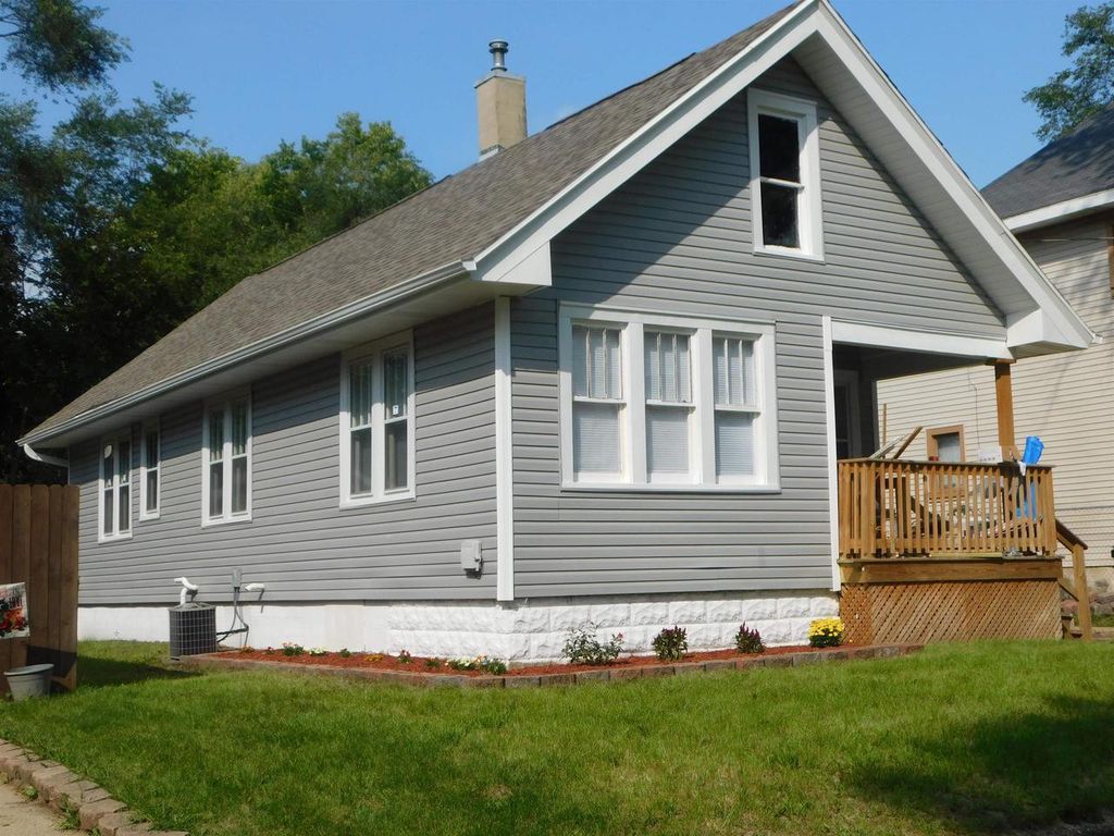 Photo of W180N9890 Riversbend CIRCLE WEST CIRCLE W, Germantown, WI 53022 (MLS # 1943699)