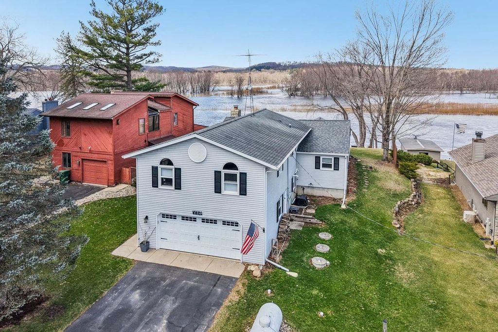 Photo of W10126 Schiefelbein ROAD, Poynette, WI 53955 (MLS # 2020659)