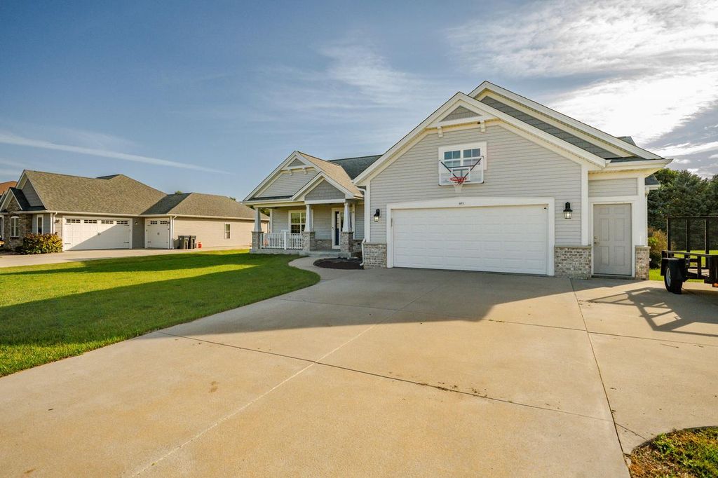 Photo of 401 90th STREET, Mount Pleasant, WI 53406 (MLS # 1937843)