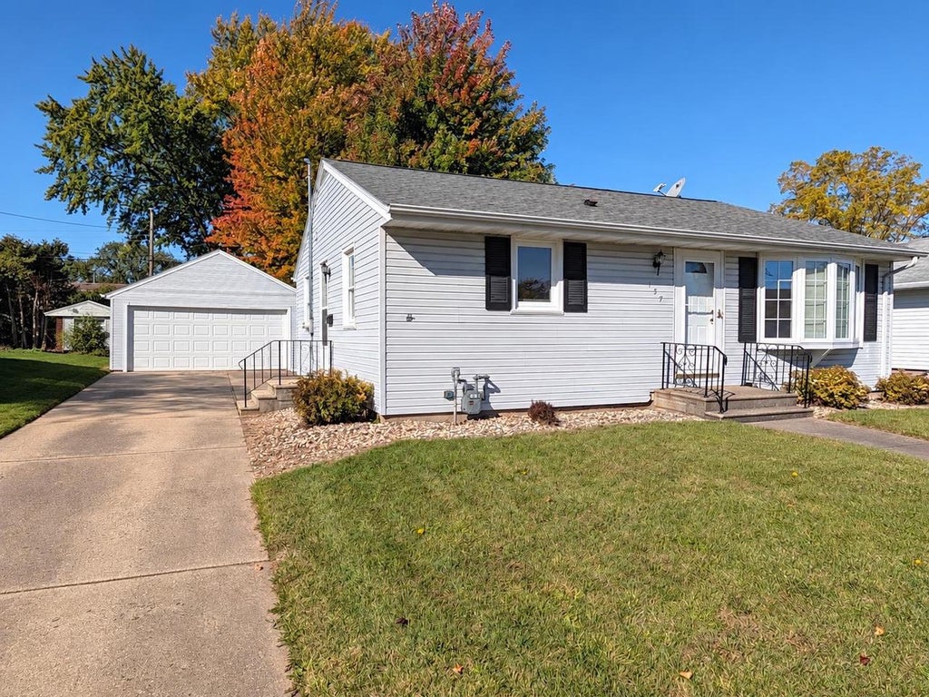 Photo of 157 N Lark STREET, Oshkosh, WI 54902 (MLS # 50333981)