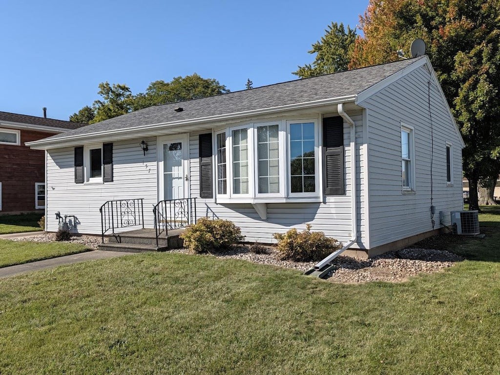 Photo of 157 N Lark STREET, Oshkosh, WI 54902 (MLS # 50333981)