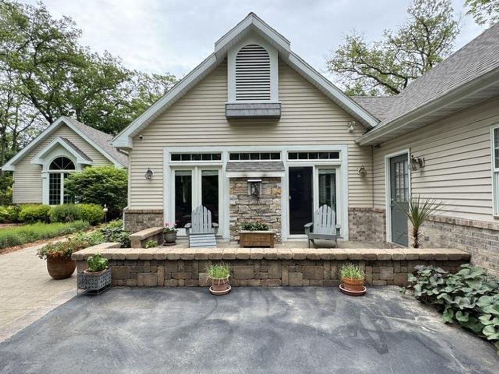 Photo of 4308 N Juniper DRIVE, Janesville, WI 53545 (MLS # 2024090)