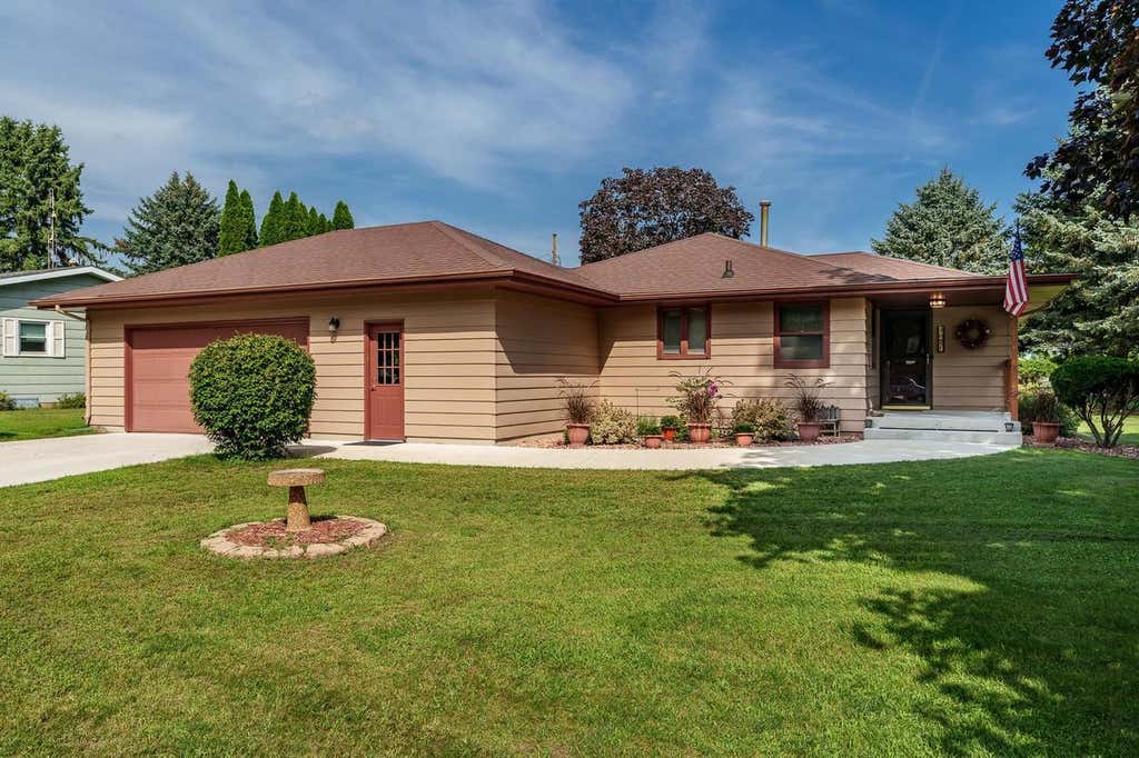 Photo of 402 N Pine STREET, Orfordville, WI 53576 (MLS # 2031049)