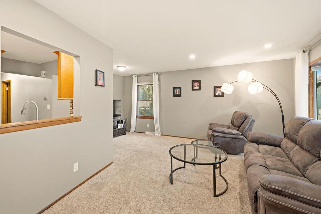 Photo of 1525 River Highlands DRIVE, Oconomowoc, WI 53066 (MLS # 1951234)