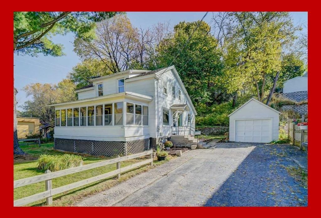 Photo of 328 W Sunset DRIVE #330, Waukesha, WI 53189 (MLS # 1945210)