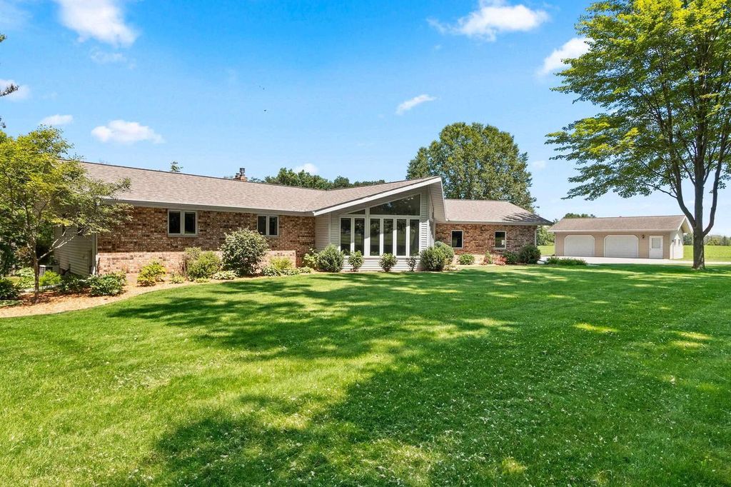 Photo of 3685 Elmtree ROAD, Suamico, WI 54313 (MLS # 50328057)