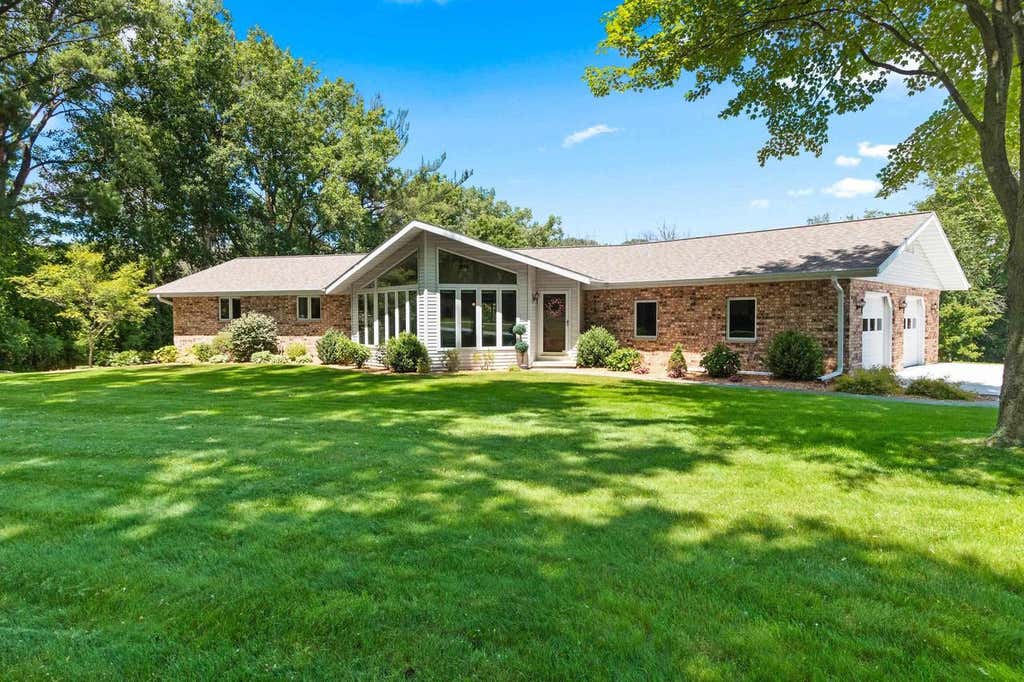 Photo of 3685 Elmtree ROAD, Suamico, WI 54313 (MLS # 50328057)