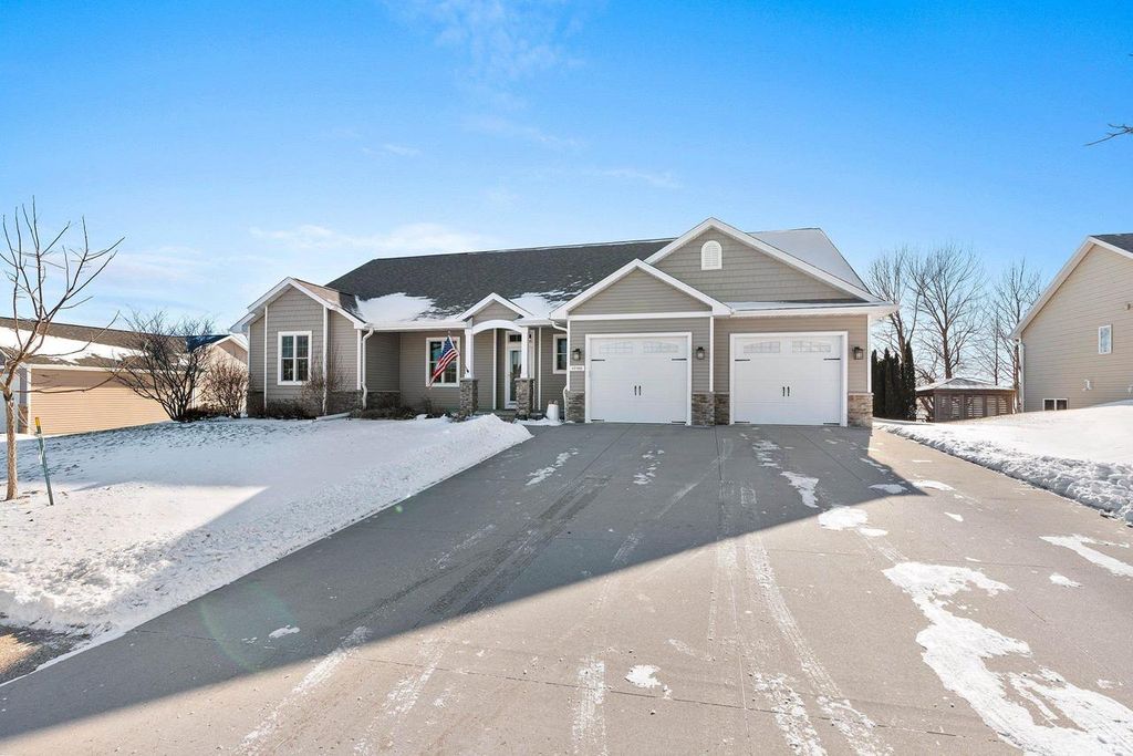 Photo of W7103 Glen Valley DRIVE, Greenville, WI 54942 (MLS # 50320391)