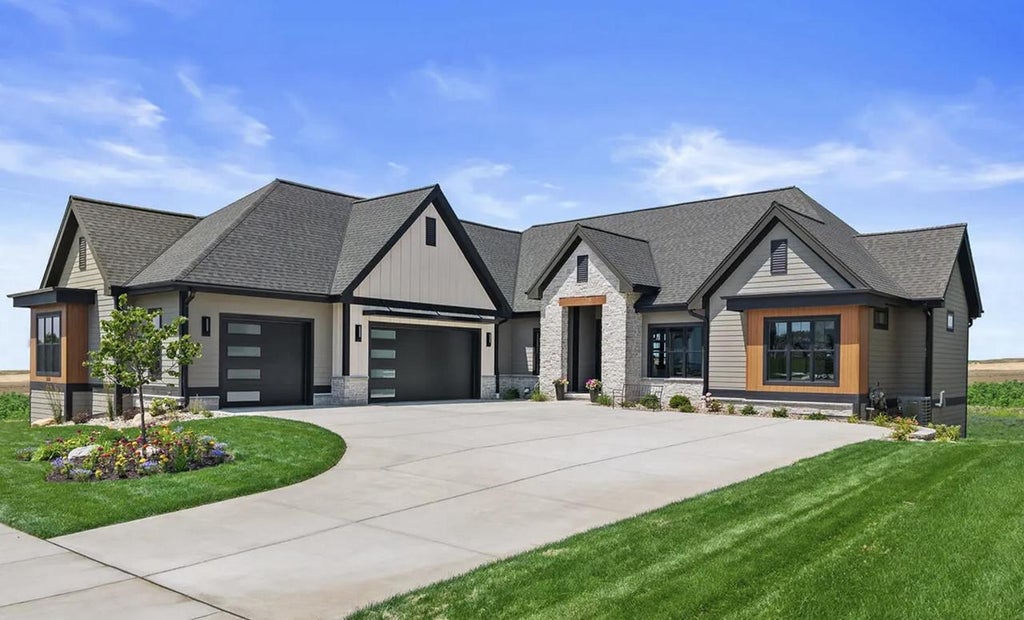 Photo of 1113 Kyron DRIVE, Waunakee, WI 53597 (MLS # 2031535)