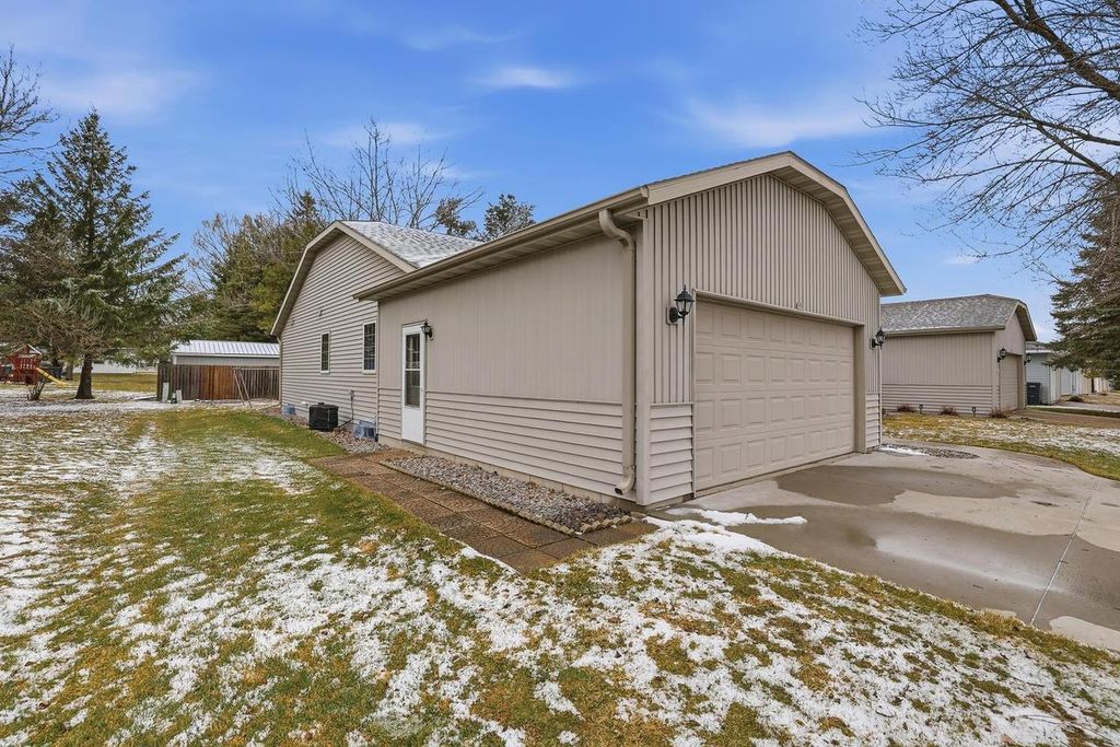Photo of 506 N Juno AVENUE, Marshfield, WI 54449 (MLS # 22601309)