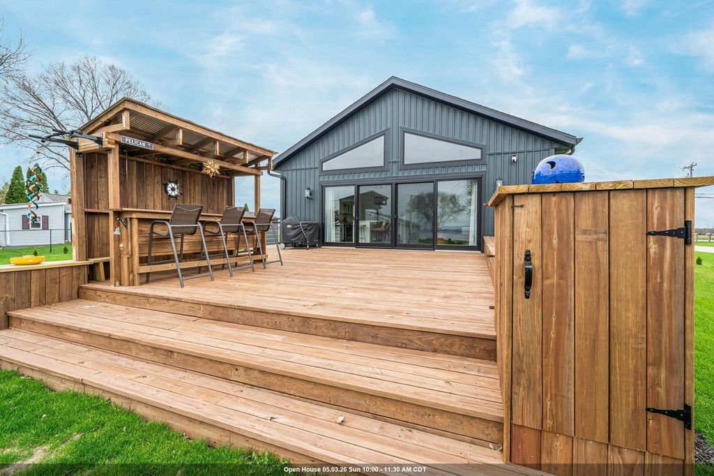 Photo of N8805 Lakeshore DRIVE, Van Dyne, WI 54979 (MLS # 50324397)