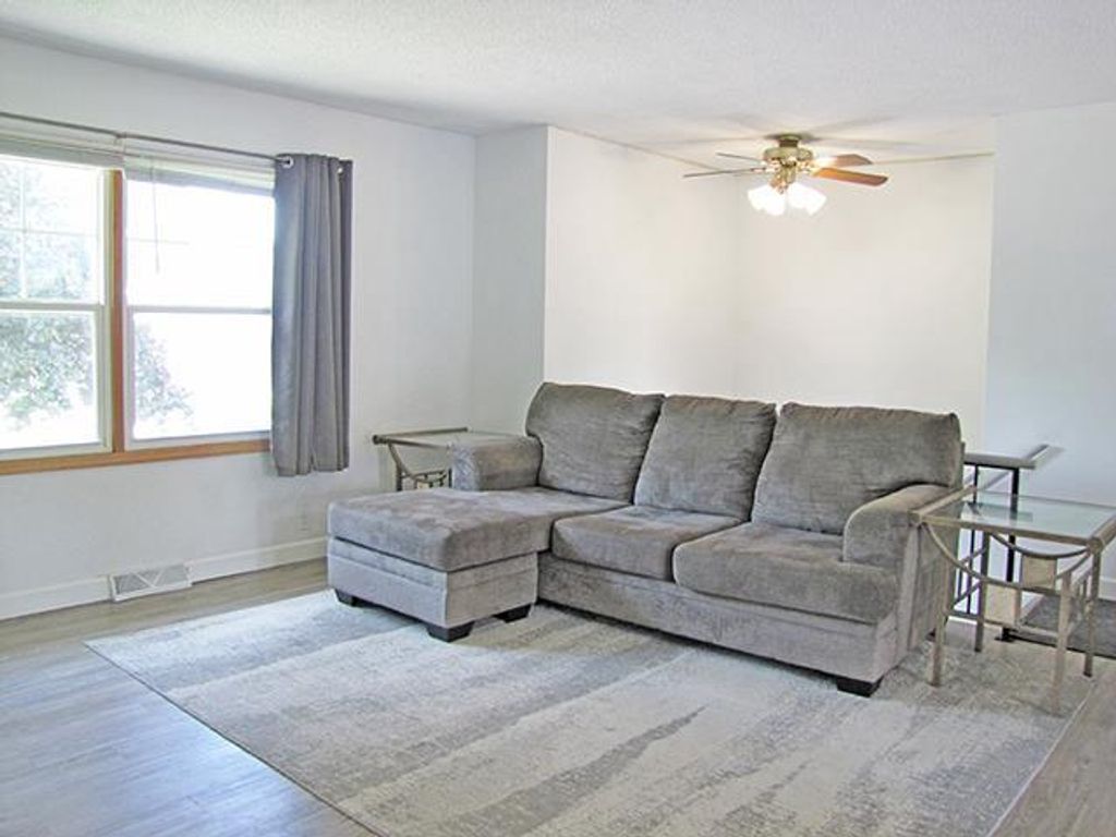 Photo of 935 Hillcrest CIRCLE, Platteville, WI 53818 (MLS # 2023634)