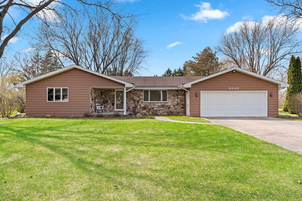 Photo of 3005 N Abendroth STREET, Appleton, WI 54914 (MLS # 50324396)