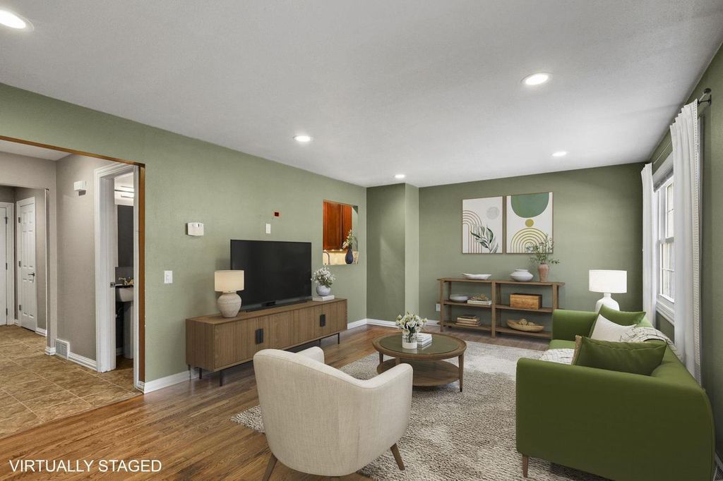 Photo of 1309 Tompkins DRIVE #D, Madison, WI 53716 (MLS # 2017036)