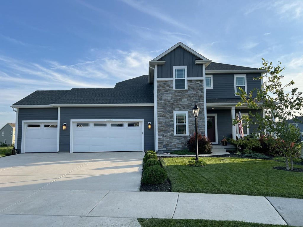 Photo of W227N7909 Tamarack COURT, Sussex, WI 53089 (MLS # 1983386)